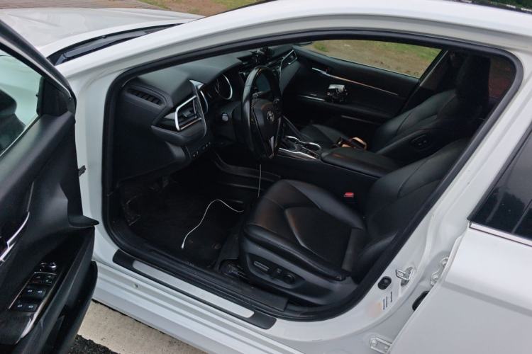 Used Toyota Camry 2018 2.0G Luxury Edition Driver Seat