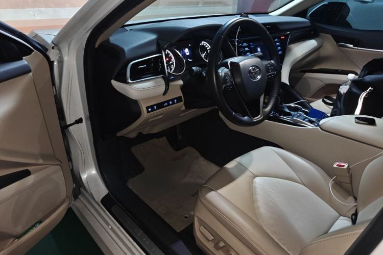 Used Toyota Camry 2018 2.0G Luxury Edition Driver Seat