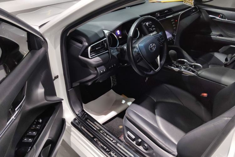 Used Toyota Camry 2018 2.5G Luxury Edition Driver Seat