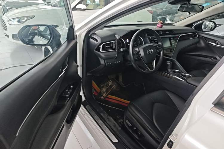 Used Toyota Camry 2018 2.0G Luxury Edition Driver Seat