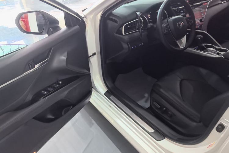 Used Toyota Camry 2018 Dual-Engine 2.5 HG Luxury Edition Driver Seat