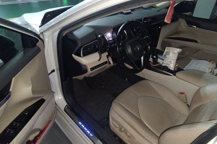 Used Toyota Camry 2018 2.5G Luxury Edition Driver Seat