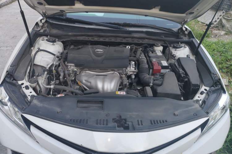 Used Toyota Camry 2018 2.0G Luxury Edition Engine Bay
