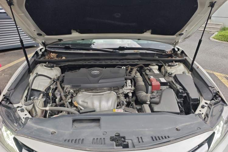 Used Toyota Camry 2018 2.0G Luxury Edition Engine Bay
