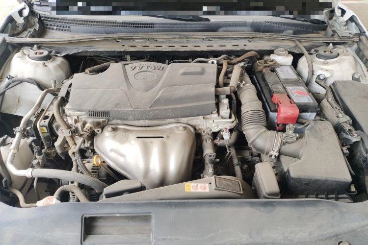 Used Toyota Camry 2018 2.0G Luxury Edition Engine Bay