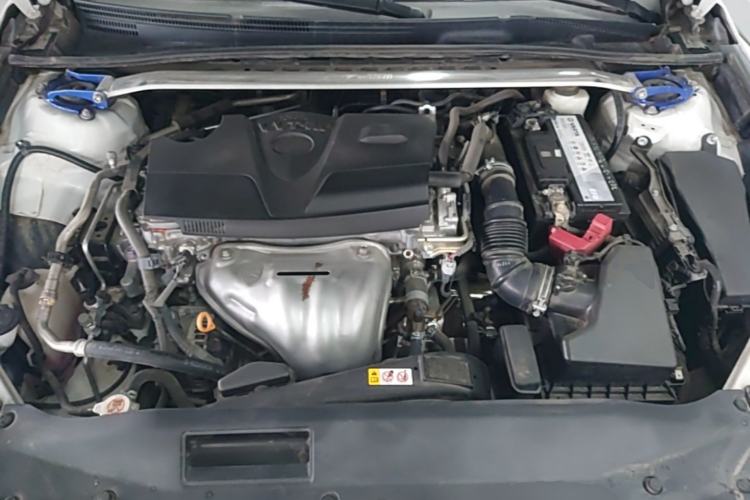 Used Toyota Camry 2018 2.0G Luxury Edition Engine Bay