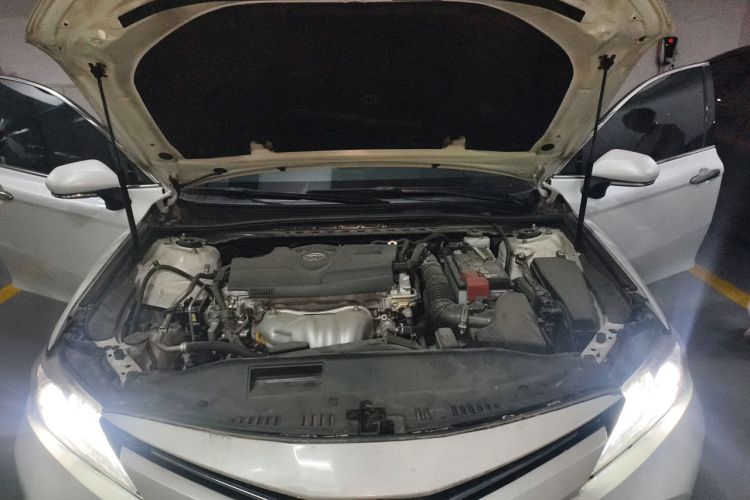 Used Toyota Camry 2018 2.0G Luxury Edition Engine Bay