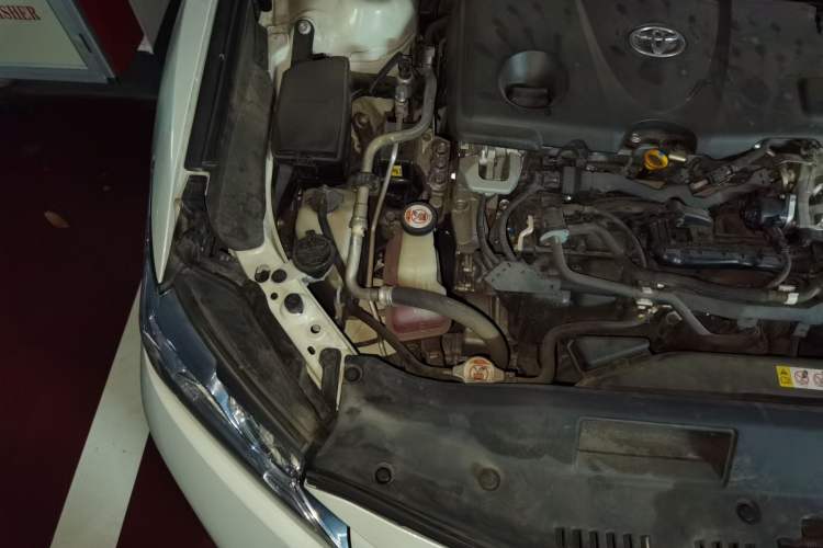 Used Toyota Camry 2018 Dual-Engine 2.5 HG Luxury Edition Engine Bay Right