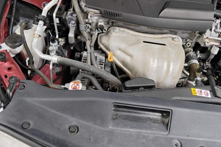 Used Toyota Camry 2018 2.0S FENGSHANG Edition Engine Bay Right