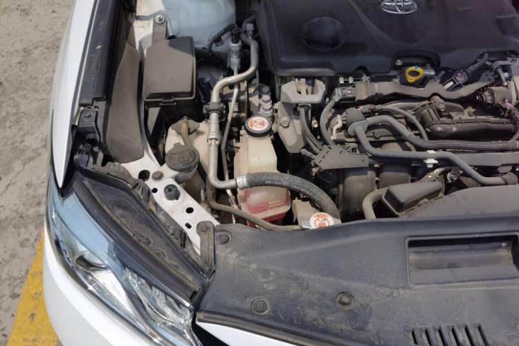 Used Toyota Camry 2018 Dual-Engine 2.5 HG Luxury Edition Engine Bay Right