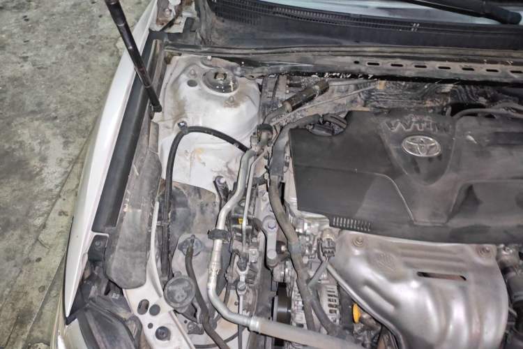 Used Toyota Camry 2018 2.0G Luxury Edition Engine Bay Right