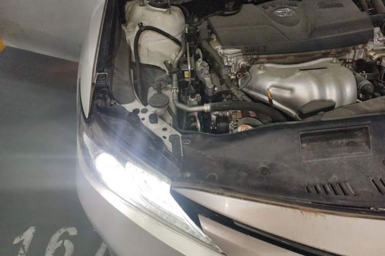 Used Toyota Camry 2018 2.0G Luxury Edition Engine Bay Right
