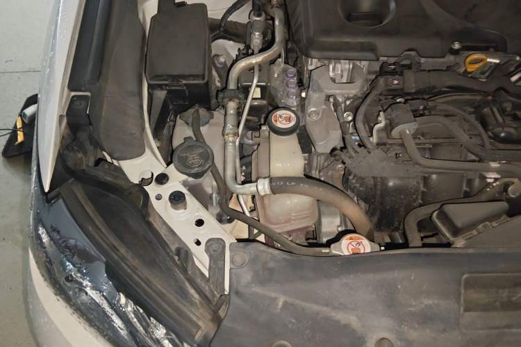 Used Toyota Camry 2018 Dual-Engine 2.5HQ Flagship Edition Engine Bay Right