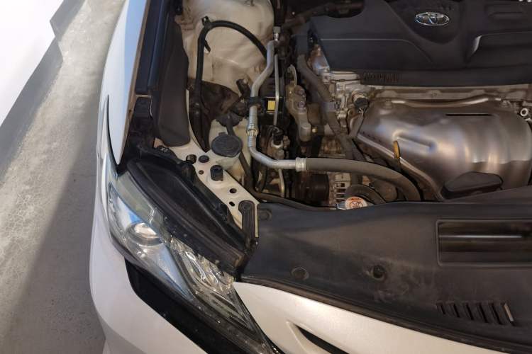 Used Toyota Camry 2018 2.0S FENGSHANG Edition Engine Bay Right