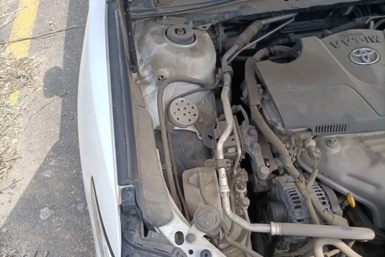 Used Toyota Camry 2018 2.0G Luxury Edition Engine Bay Right
