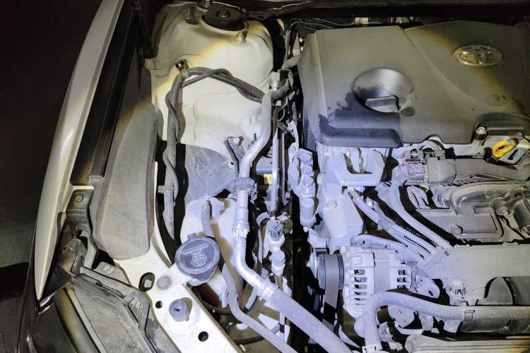 Used Toyota Camry 2018 2.5S Fēngshàng Edition Engine Bay Right