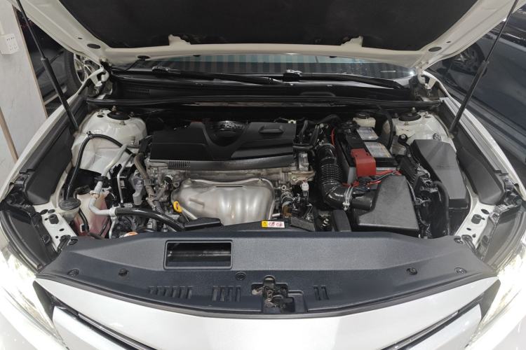 Used Toyota Camry 2018 2.0G Luxury Edition Engine Bay