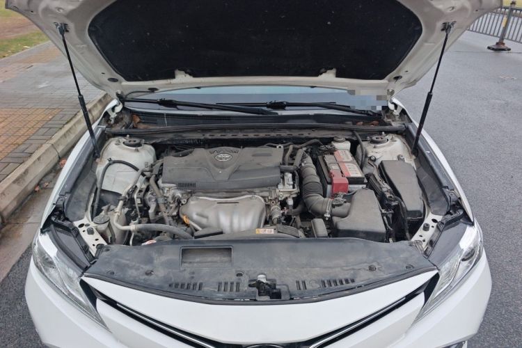 Used Toyota Camry 2018 2.0G Luxury Edition Engine Bay