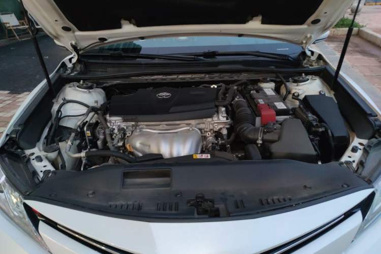 Used Toyota Camry 2018 2.0G Luxury Edition Engine Bay