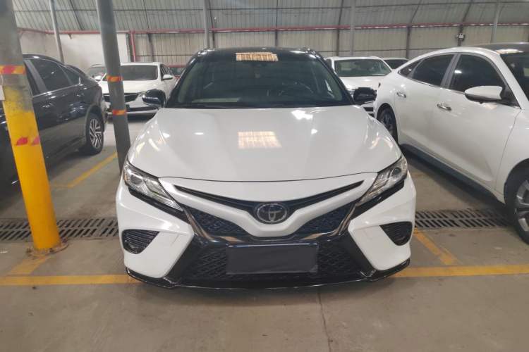 Used Toyota Camry 2018 2.0S FENGSHANG Edition Exterior 1