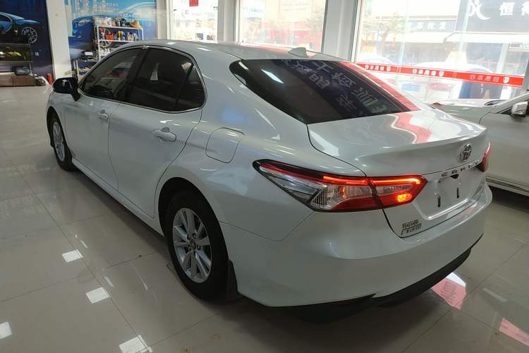 Used Toyota Camry 2018 2.0E Leading Edition Exterior 3