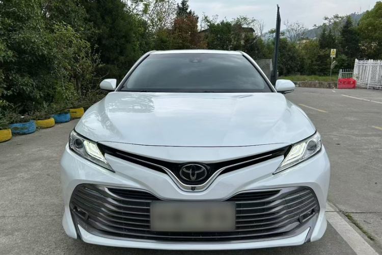 Used Toyota Camry 2018 2.0G Luxury Edition Exterior 3