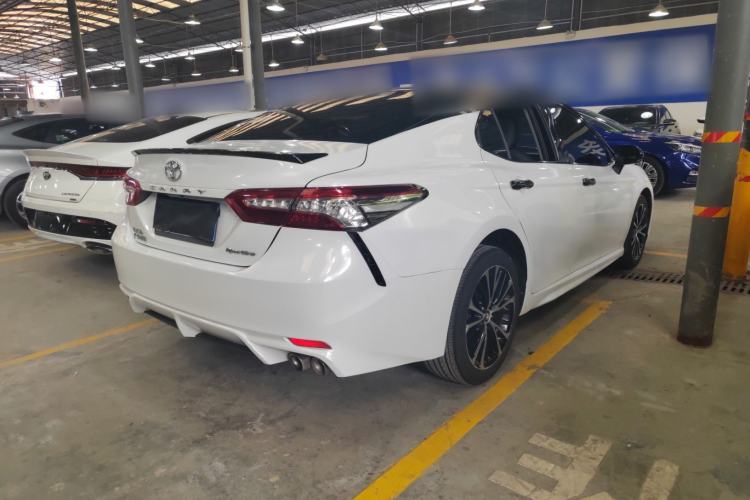 Used Toyota Camry 2018 2.0S FENGSHANG Edition Exterior 3