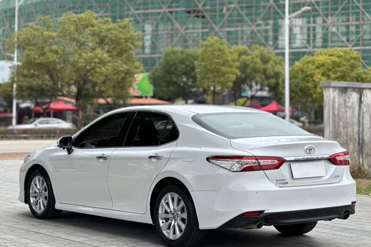 Used Toyota Camry 2018 2.0G Luxury Edition Exterior 3