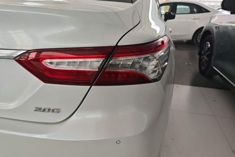 Used Toyota Camry 2018 2.0G Luxury Edition Exterior 3