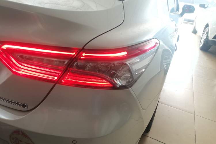 Used Toyota Camry 2018 Dual-Engine 2.5 HG Luxury Edition Exterior 3