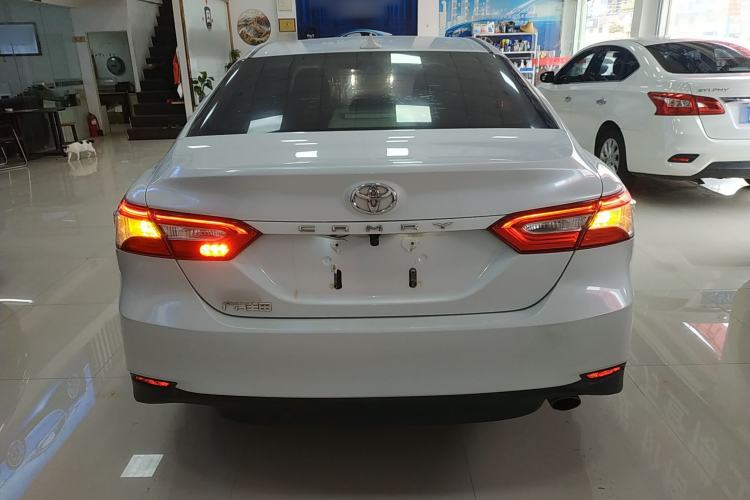 Used Toyota Camry 2018 2.0E Leading Edition Exterior 4