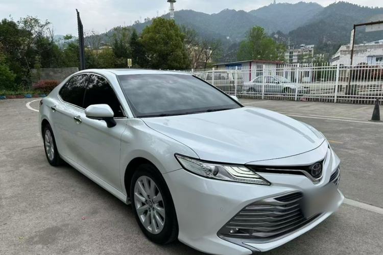 Used Toyota Camry 2018 2.0G Luxury Edition Exterior 4