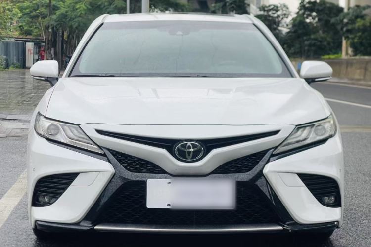 Used Toyota Camry 2018 2.0S FENGSHANG Edition Exterior 4