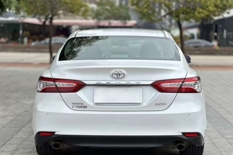 Used Toyota Camry 2018 2.0G Luxury Edition Exterior 4