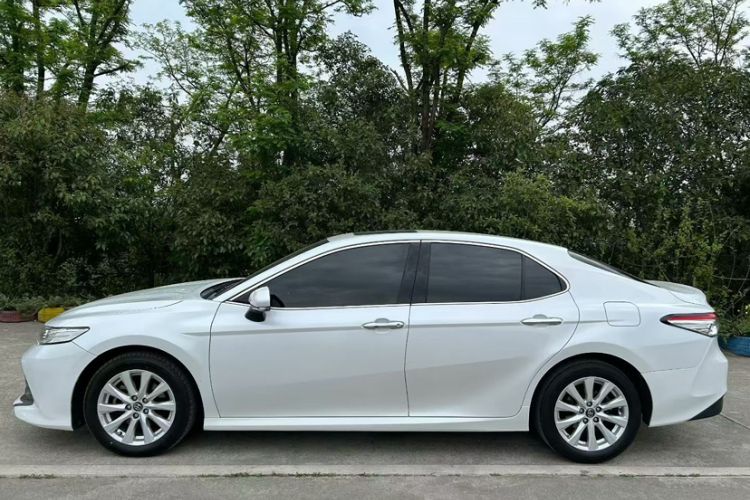 Used Toyota Camry 2018 2.0G Luxury Edition Exterior 5