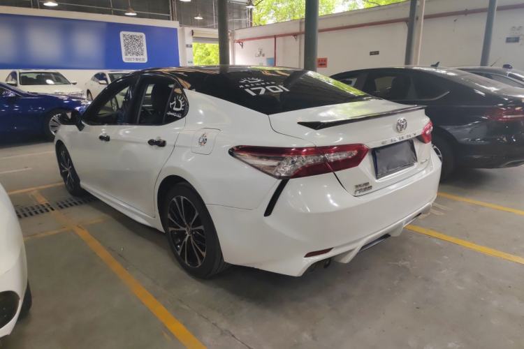 Used Toyota Camry 2018 2.0S FENGSHANG Edition Exterior 5