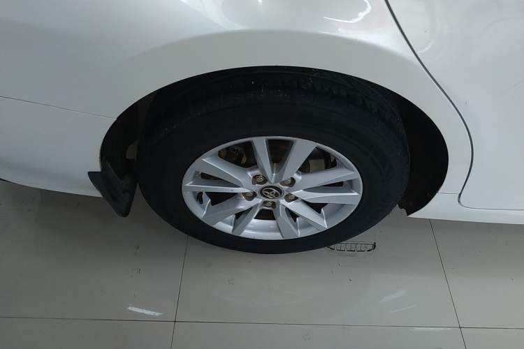 Used Toyota Camry 2018 2.0E Leading Edition Exterior 8