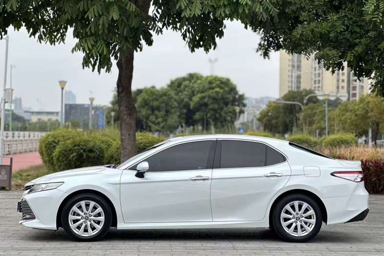 Used Toyota Camry 2018 2.0G Luxury Edition Exterior 8