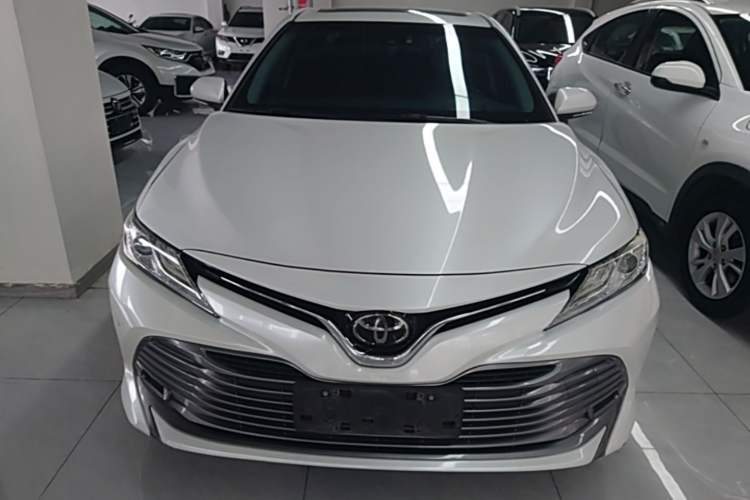 Used Toyota Camry 2018 2.0G Luxury Edition Front