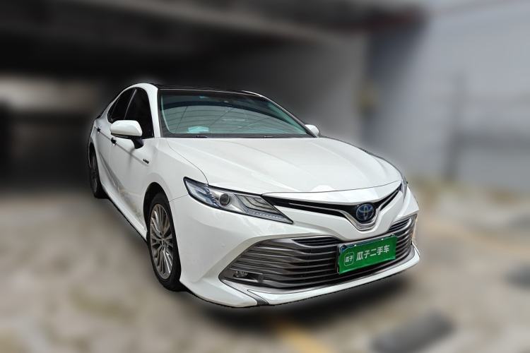 Used Toyota Camry 2018 Dual-Engine 2.5 HG Luxury Edition Front Right 45 Deg