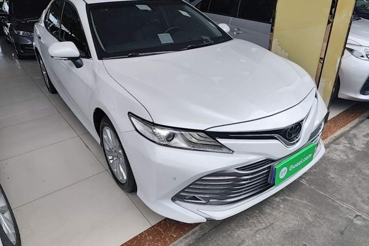 Used Toyota Camry 2018 2.0G Luxury Edition Front Right 45 Deg