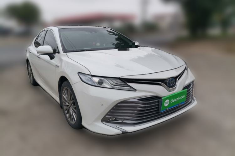 Used Toyota Camry 2018 Dual-Engine 2.5 HG Luxury Edition Front Right 45 Deg