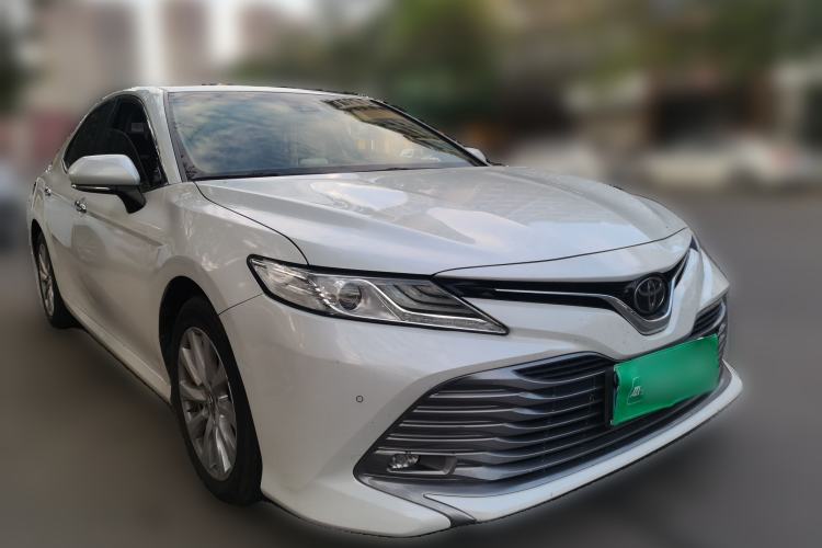 Used Toyota Camry 2018 2.0G Luxury Edition Front Right 45 Deg