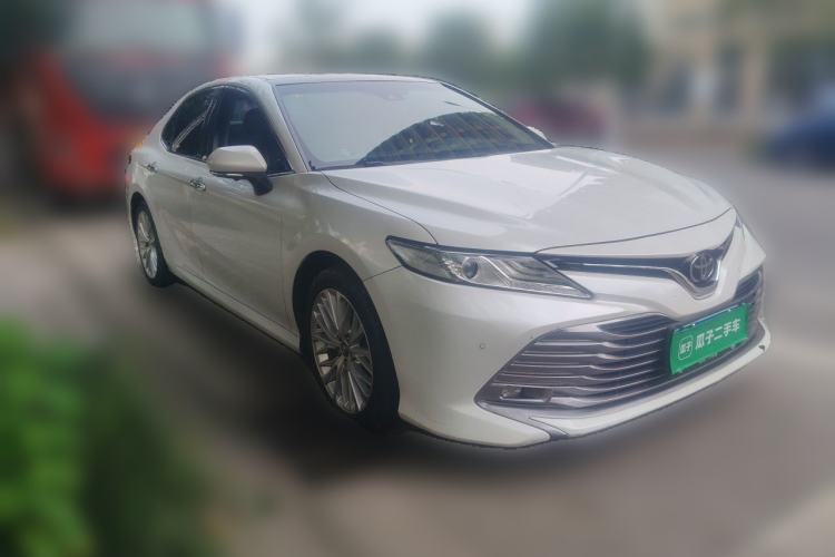 Used Toyota Camry 2018 2.5G Luxury Edition Front Right 45 Deg