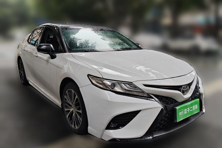 Used Toyota Camry 2018 2.0S FENGSHANG Edition Front Right 45 Deg
