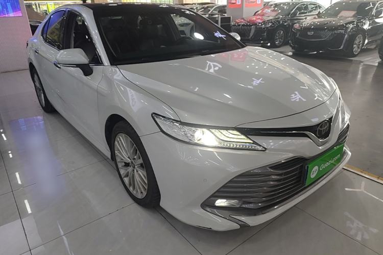 Used Toyota Camry 2018 2.5G Luxury Edition Front Right 45 Deg