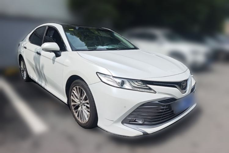 Used Toyota Camry 2018 2.5G Luxury Edition Front Right 45 Deg