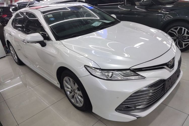 Used Toyota Camry 2018 2.0G Luxury Edition Front Right 45 Deg
