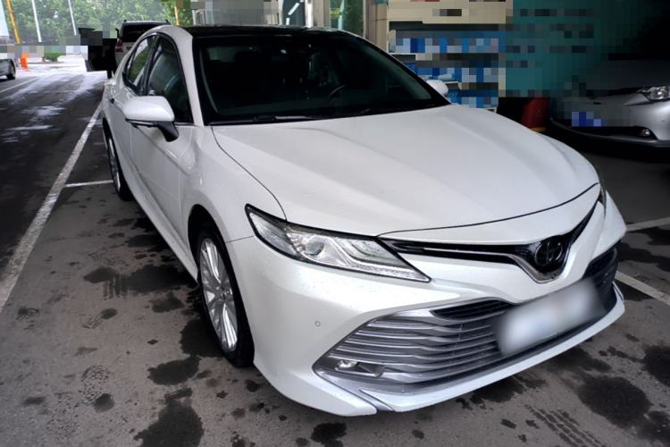 Used Toyota Camry 2018 2.5G Luxury Edition Front Right 45 Deg