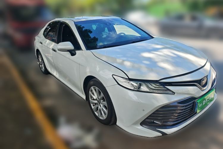 Used Toyota Camry 2018 2.0G Luxury Edition Front Right 45 Deg